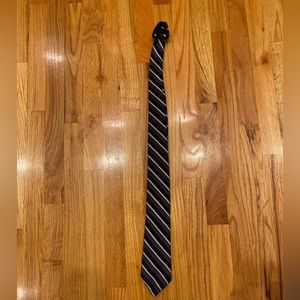 💜 5 for $25 or 3 for $18 Don Loper eurosilk striped silk blend tie